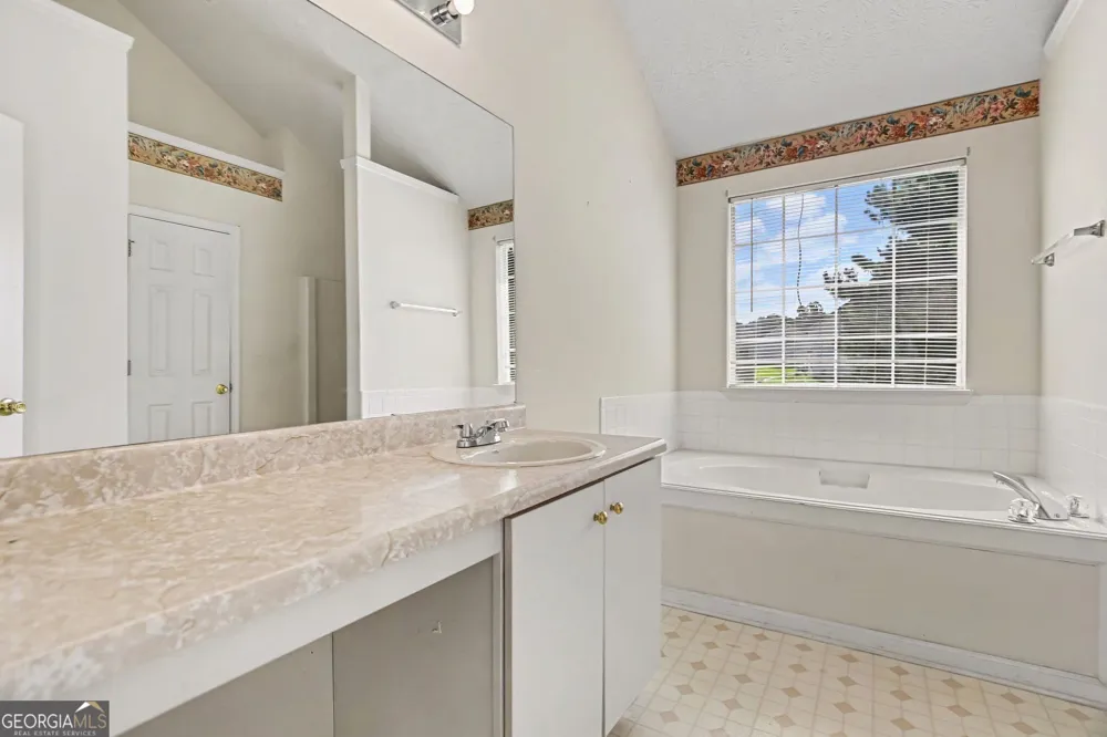 11050 Pebble Brook CT Hampton, GA 30228