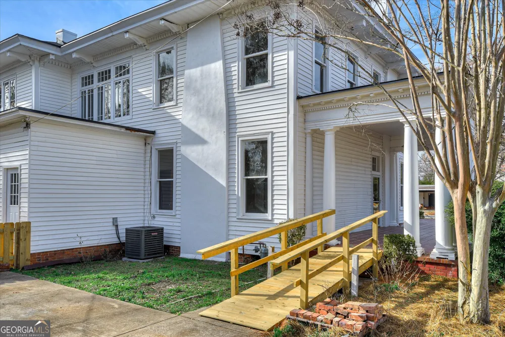 708 Mulberry ST Louisville, GA 30434