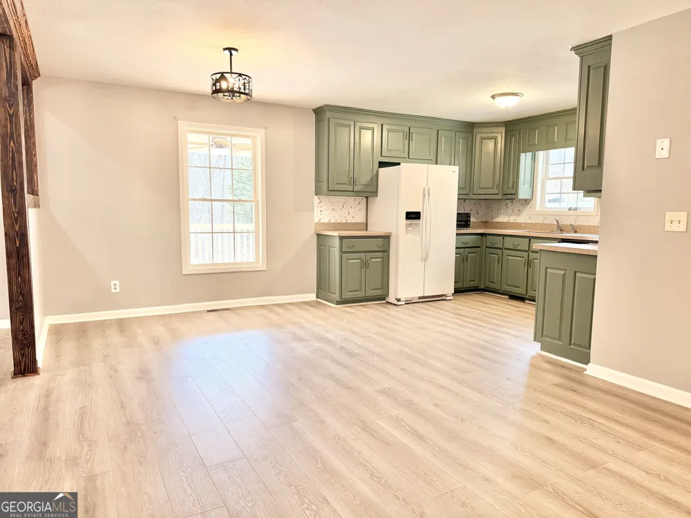 1857 Tugalo Village RD Clarkesville, GA 30523