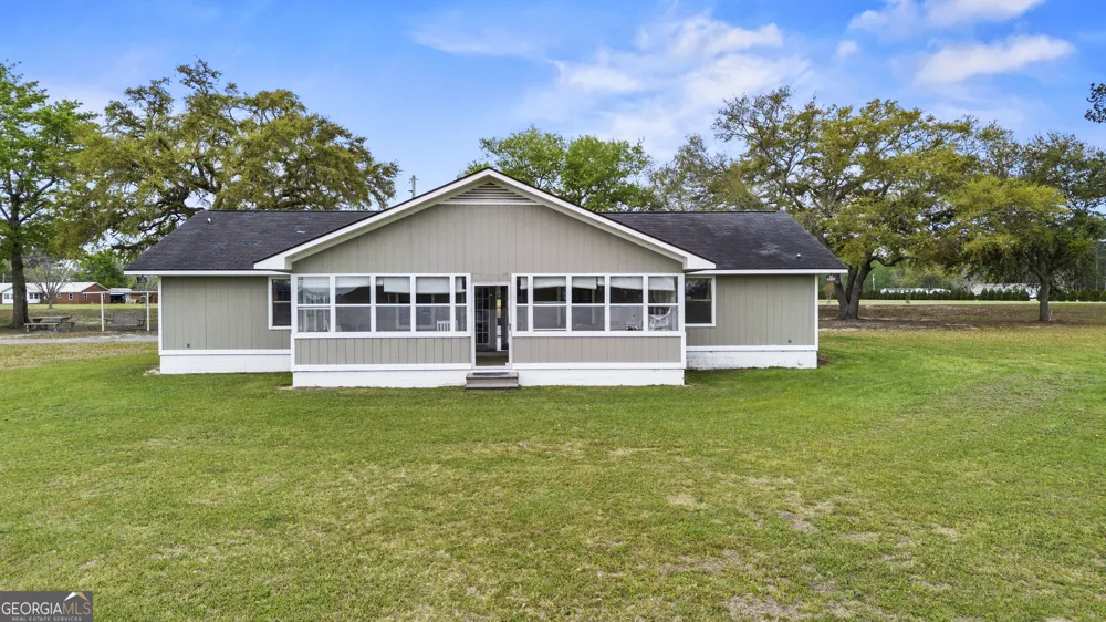 2206 Tellie Akins RD Claxton, GA 30417