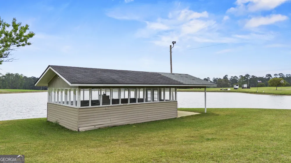 2206 Tellie Akins RD Claxton, GA 30417