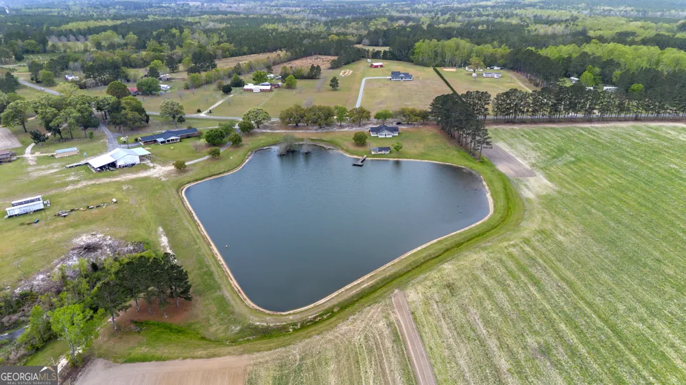 2206 Tellie Akins RD Claxton, GA 30417