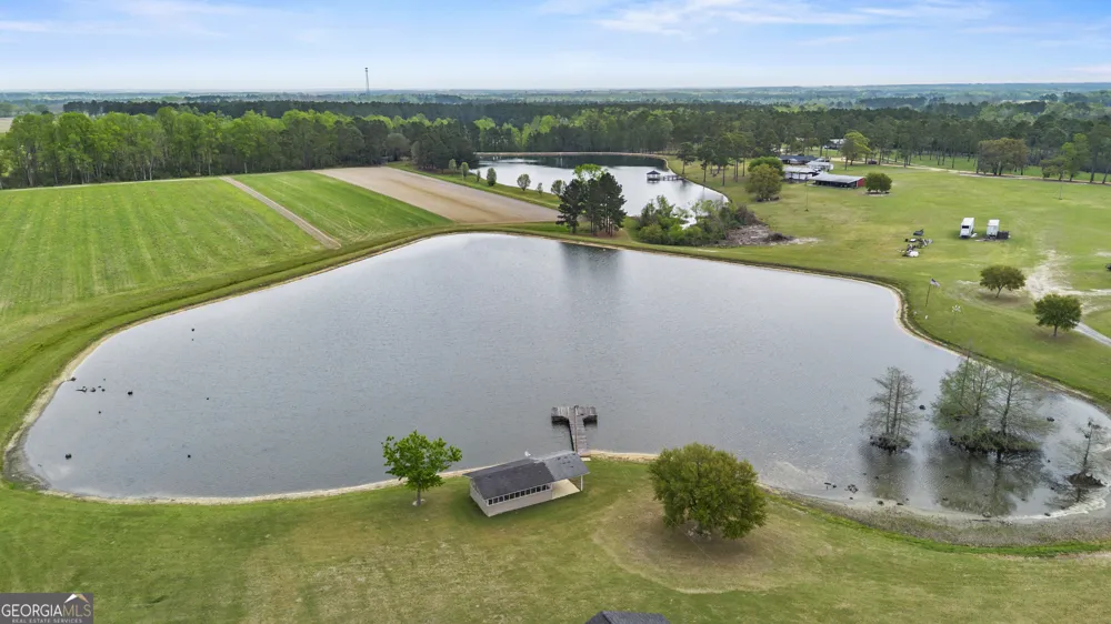 2206 Tellie Akins RD Claxton, GA 30417
