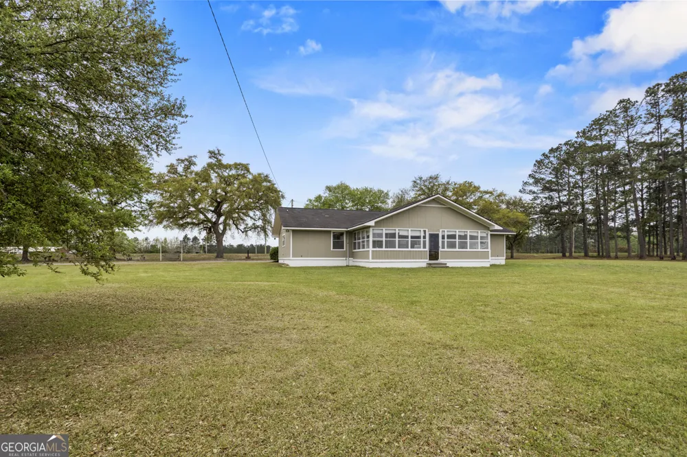 2206 Tellie Akins RD Claxton, GA 30417