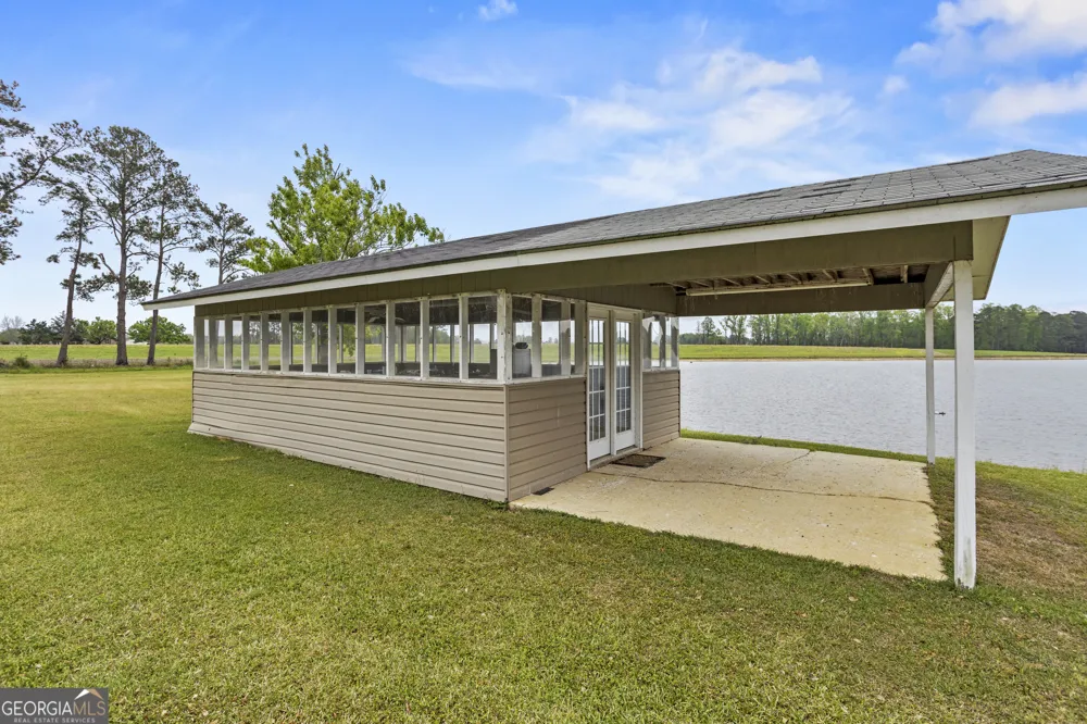 2206 Tellie Akins RD Claxton, GA 30417