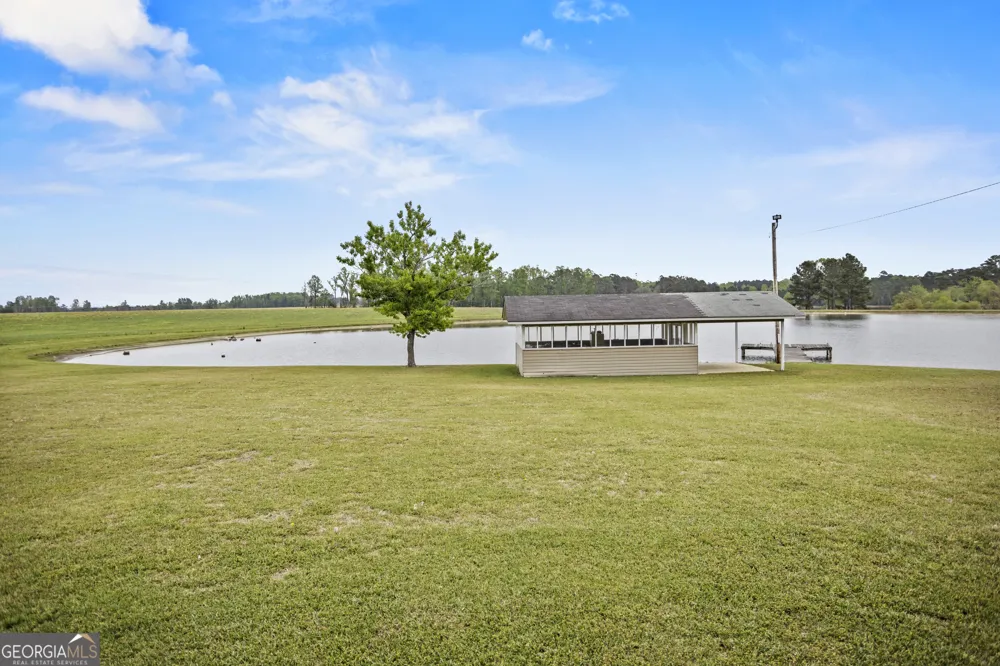 2206 Tellie Akins RD Claxton, GA 30417
