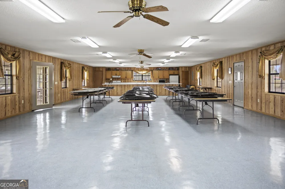 2206 Tellie Akins RD Claxton, GA 30417