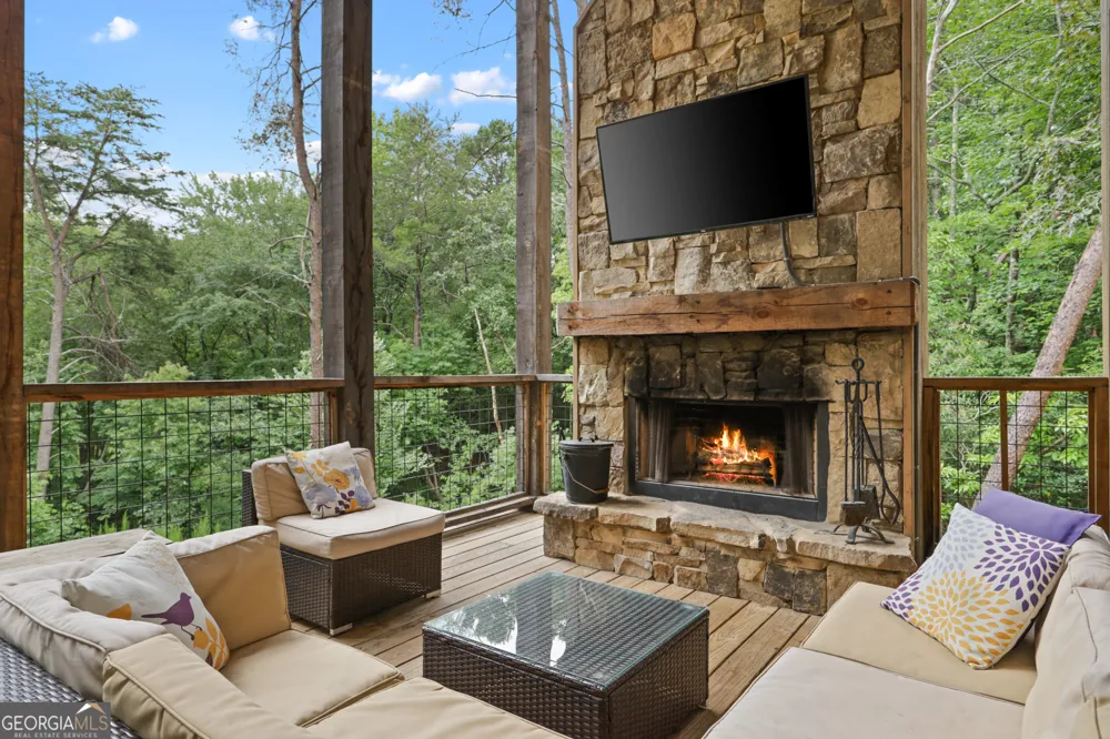 59 Overlook DR Blue Ridge, GA 30513