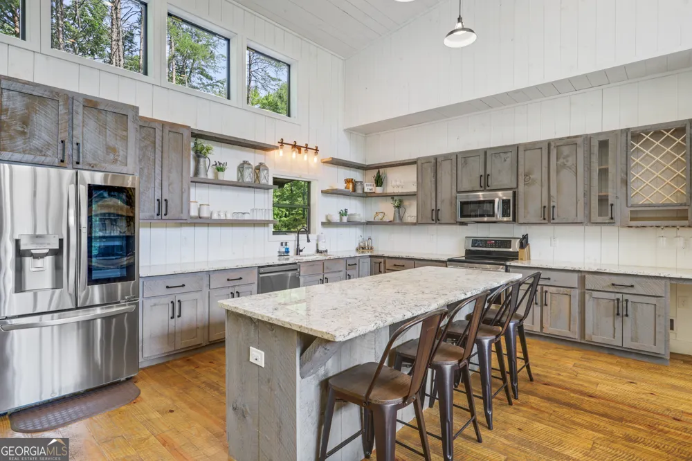 59 Overlook DR Blue Ridge, GA 30513