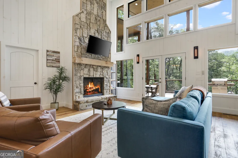 59 Overlook DR Blue Ridge, GA 30513