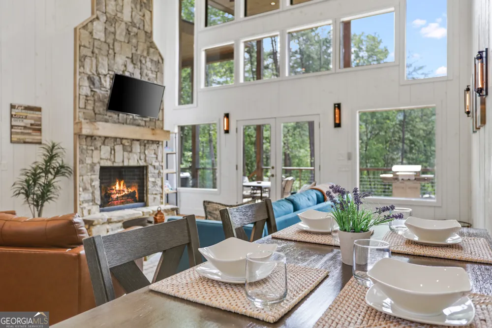 59 Overlook DR Blue Ridge, GA 30513