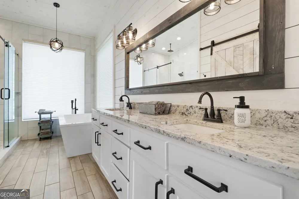 59 Overlook DR Blue Ridge, GA 30513