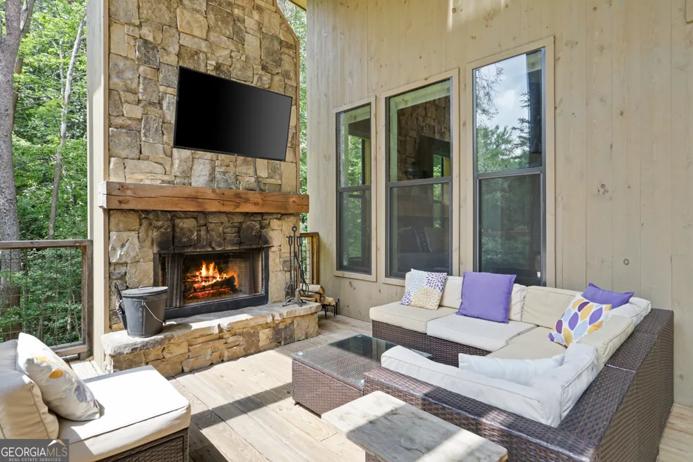 59 Overlook DR Blue Ridge, GA 30513