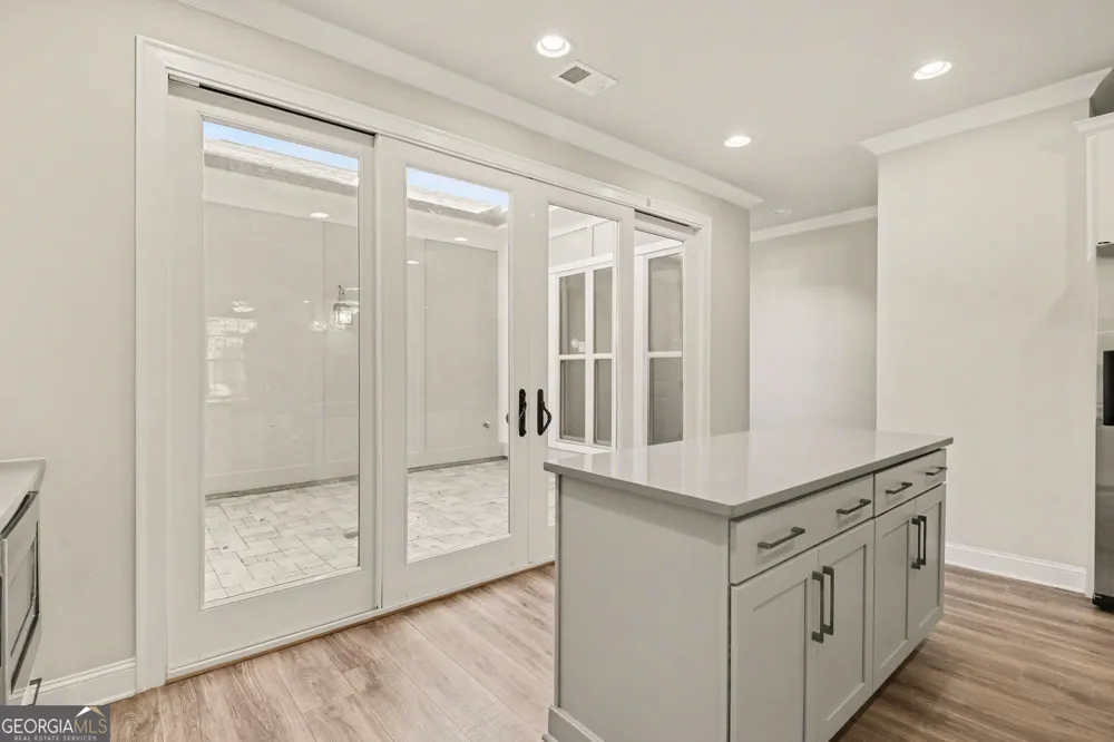 4007 Vickery GLN Roswell, GA 30075