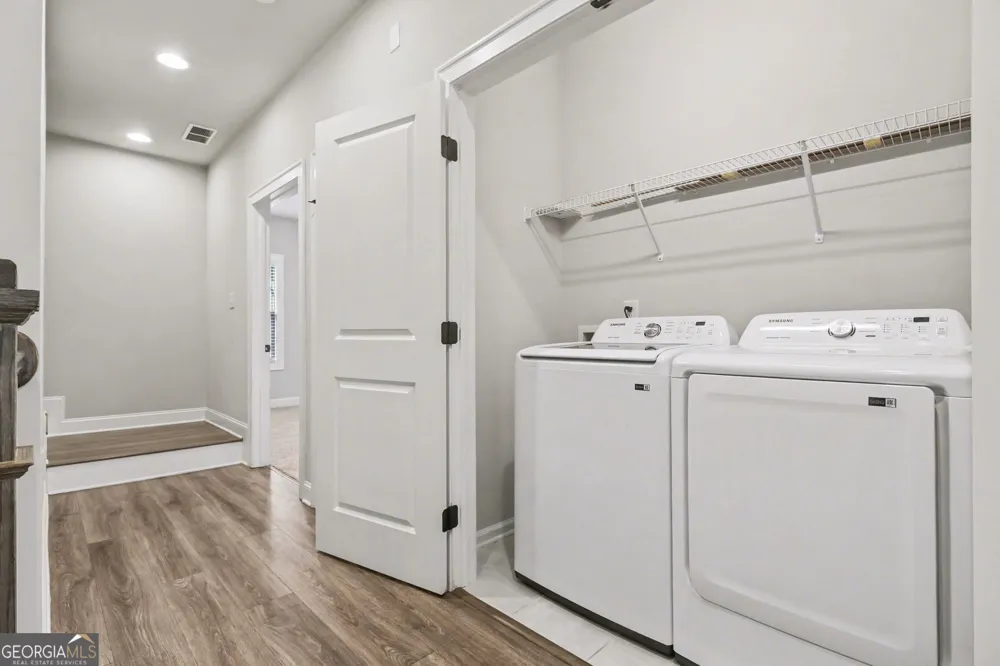 4007 Vickery GLN Roswell, GA 30075