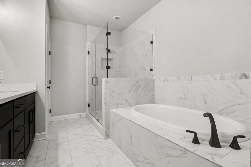 4007 Vickery GLN Roswell, GA 30075