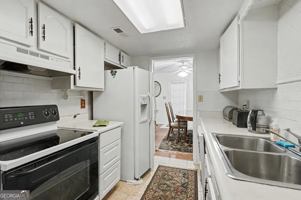 697 Garden Walk DR Stone Mountain, GA 30083