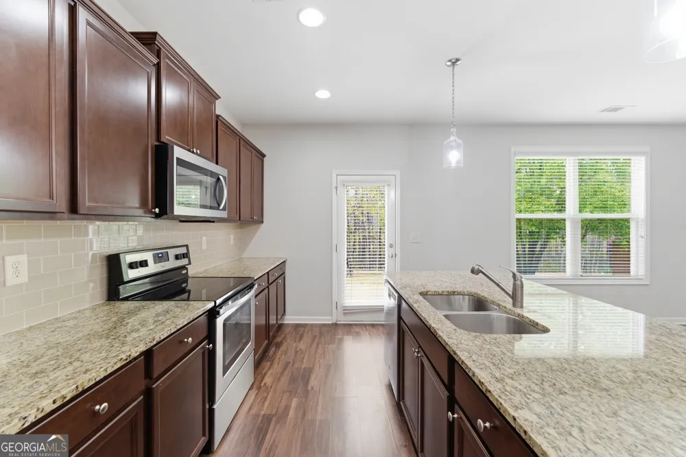 5942 Watersdown WAY Flowery Branch, GA 30542
