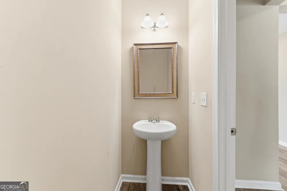 5942 Watersdown WAY Flowery Branch, GA 30542