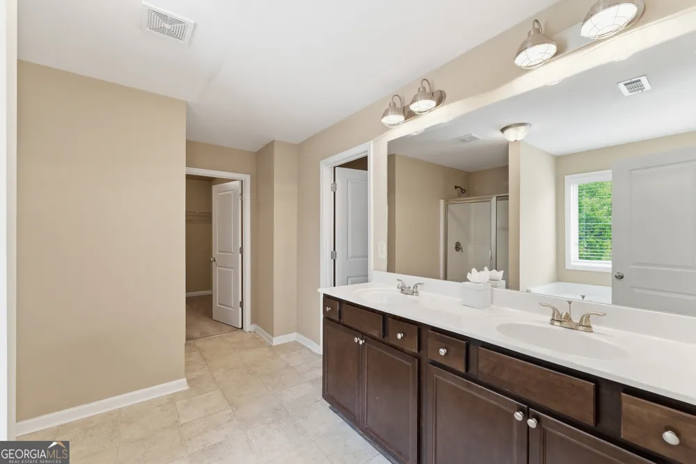 5942 Watersdown WAY Flowery Branch, GA 30542