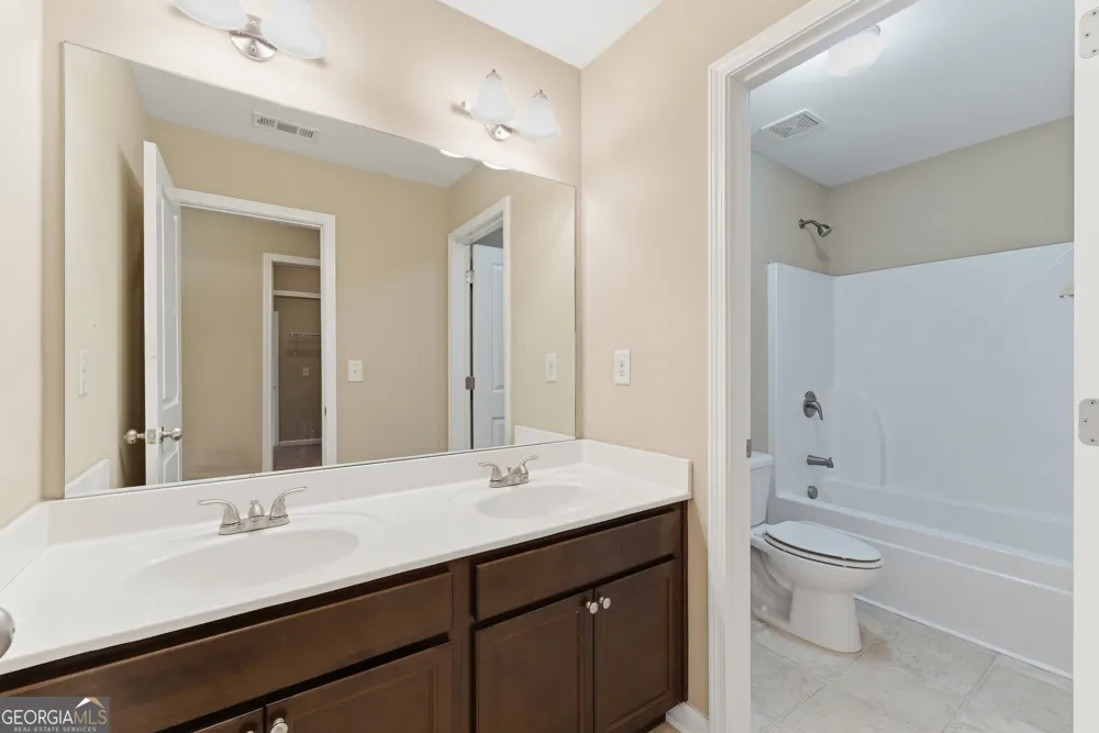5942 Watersdown WAY Flowery Branch, GA 30542