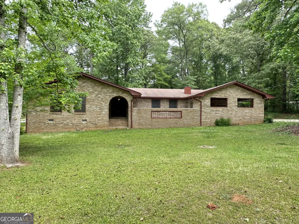 14 Bittersweet LN Newnan, GA 30263