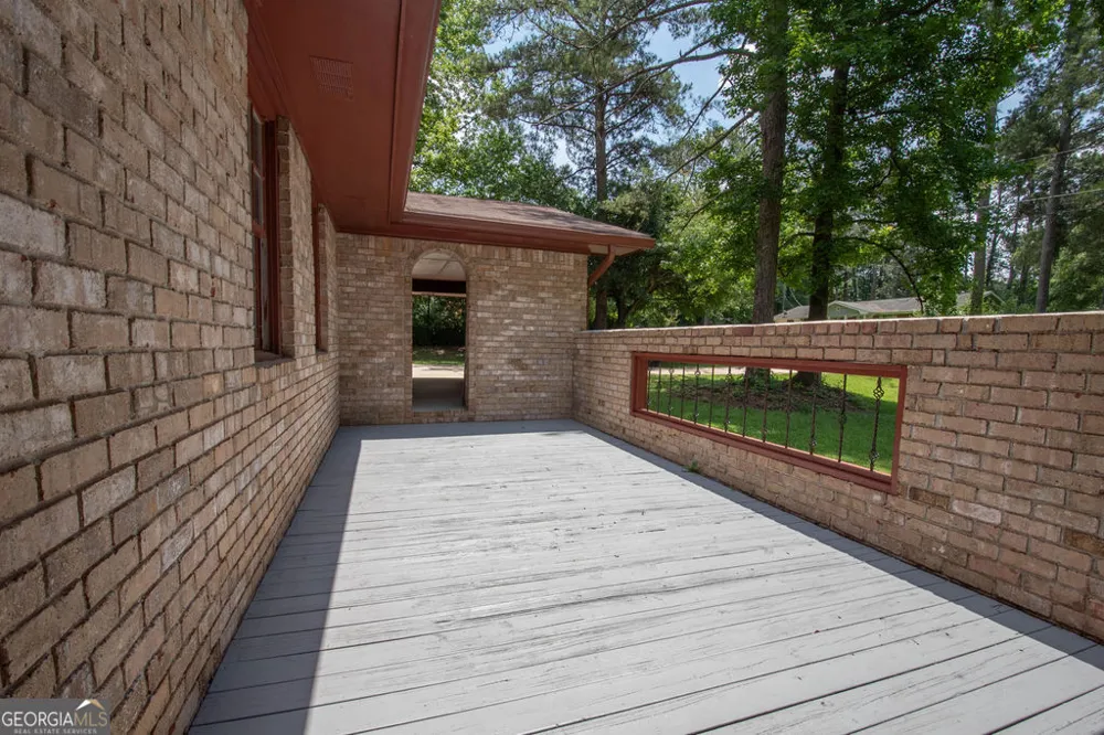 14 Bittersweet LN Newnan, GA 30263