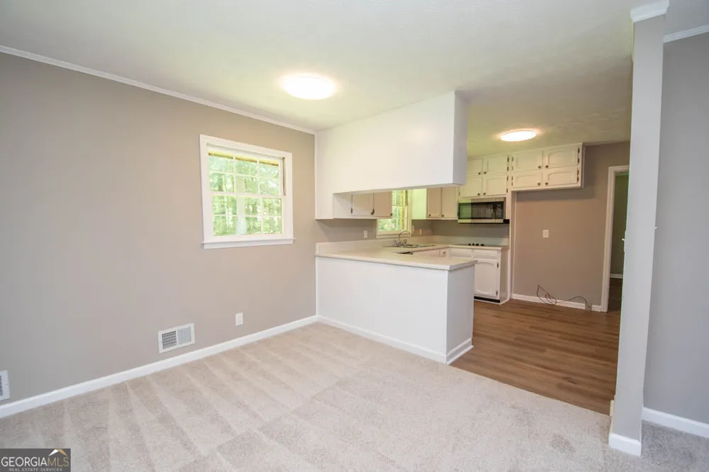 14 Bittersweet LN Newnan, GA 30263
