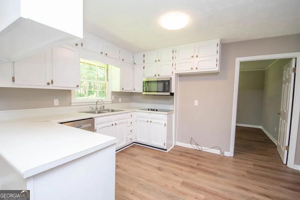 14 Bittersweet LN Newnan, GA 30263