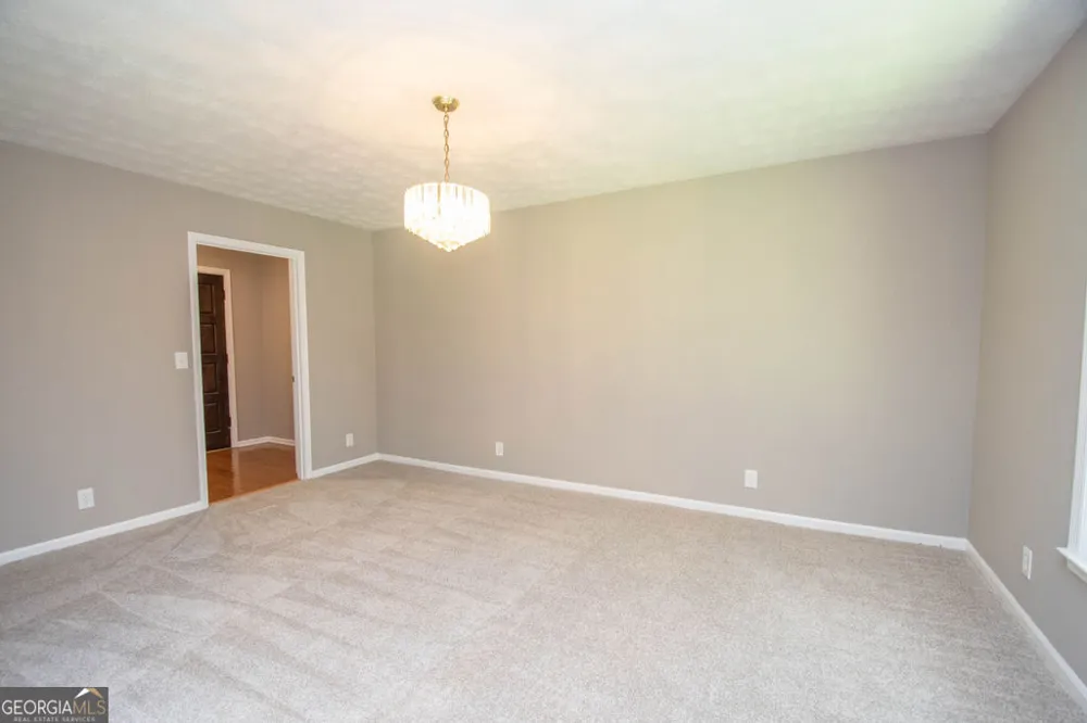 14 Bittersweet LN Newnan, GA 30263