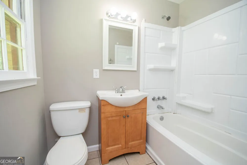 14 Bittersweet LN Newnan, GA 30263