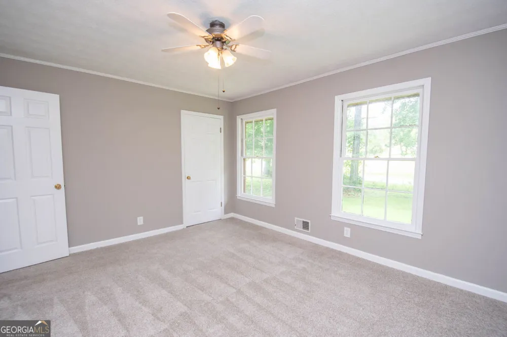 14 Bittersweet LN Newnan, GA 30263