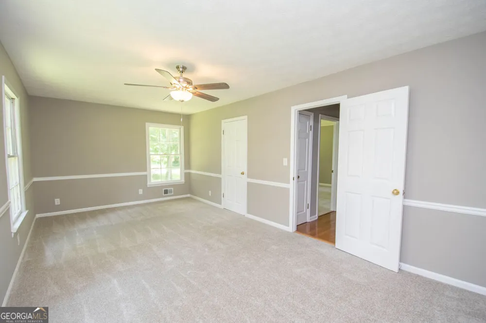 14 Bittersweet LN Newnan, GA 30263