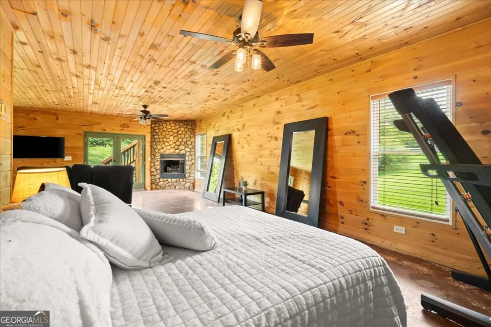15 Hyalite RD E Dahlonega, GA 30533