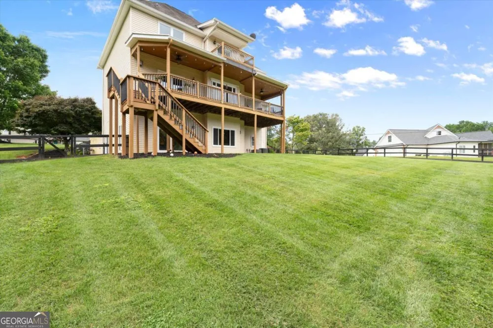 15 Hyalite RD E Dahlonega, GA 30533