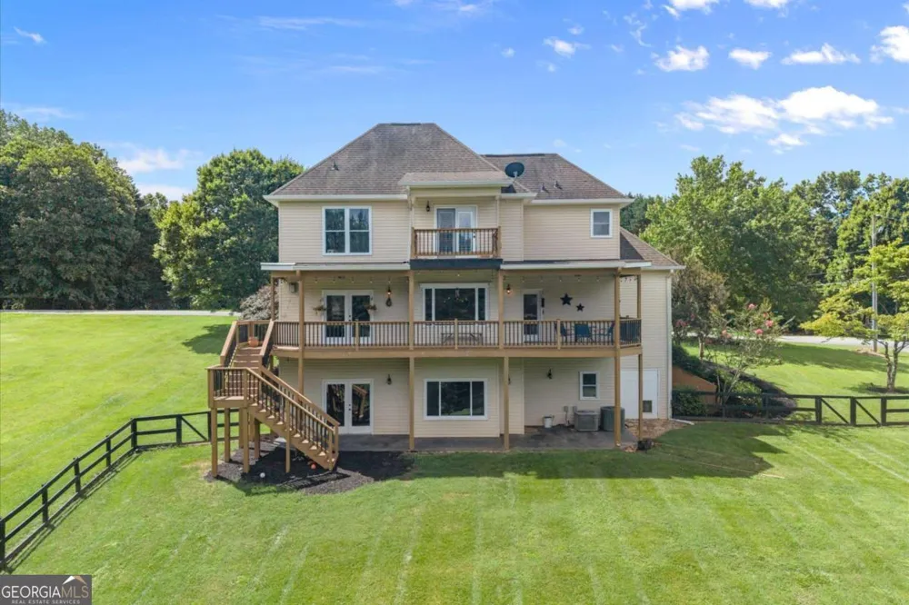 15 Hyalite RD E Dahlonega, GA 30533