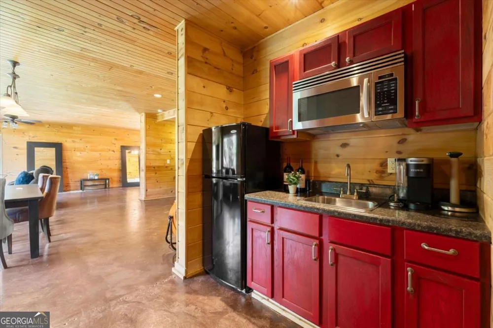 15 Hyalite RD E Dahlonega, GA 30533