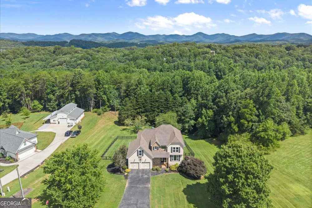 15 Hyalite RD E Dahlonega, GA 30533