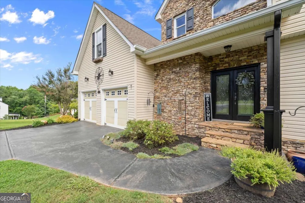 15 Hyalite RD E Dahlonega, GA 30533