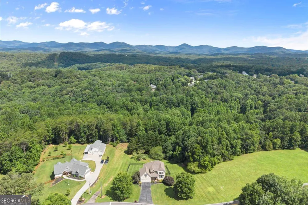 15 Hyalite RD E Dahlonega, GA 30533