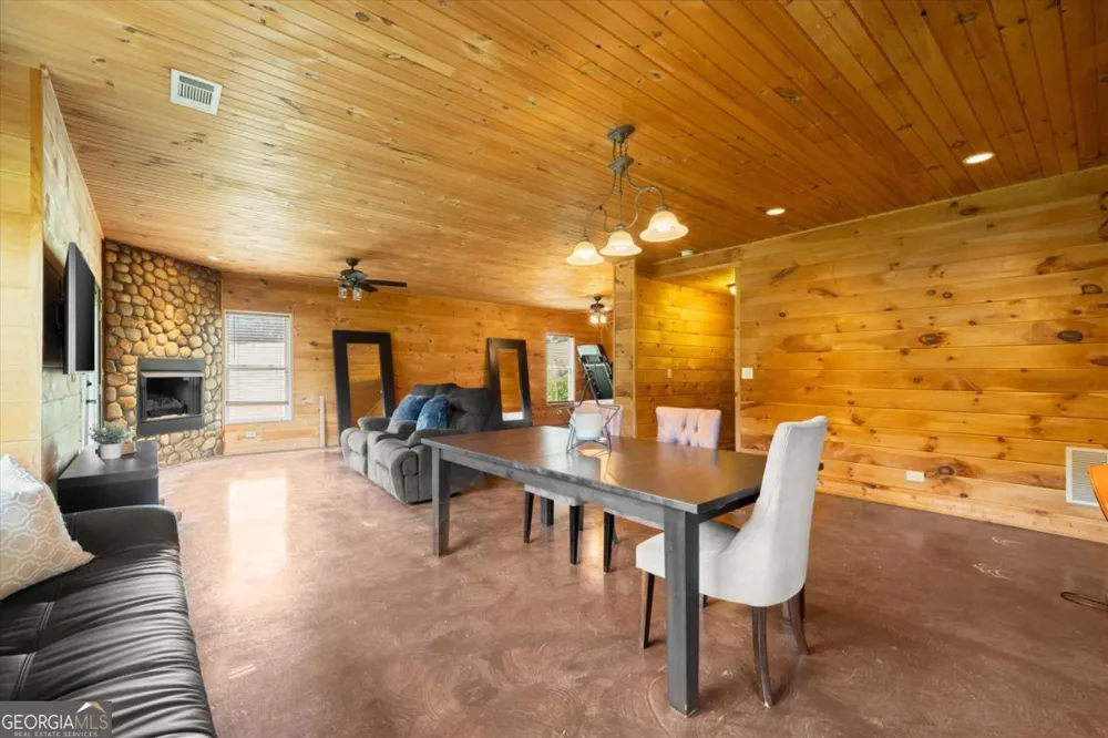 15 Hyalite RD E Dahlonega, GA 30533