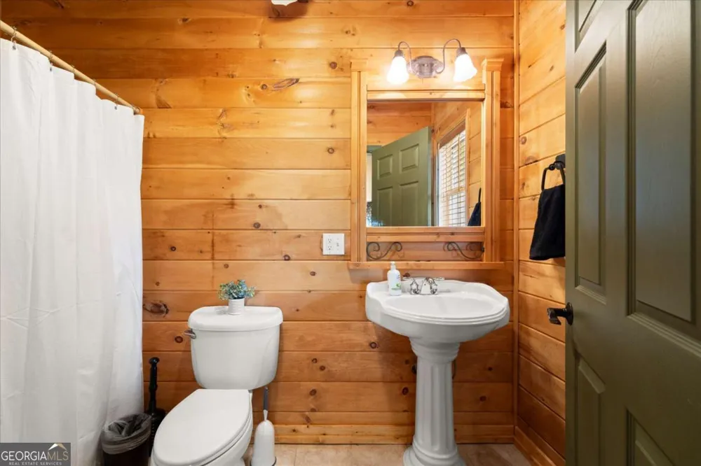 15 Hyalite RD E Dahlonega, GA 30533