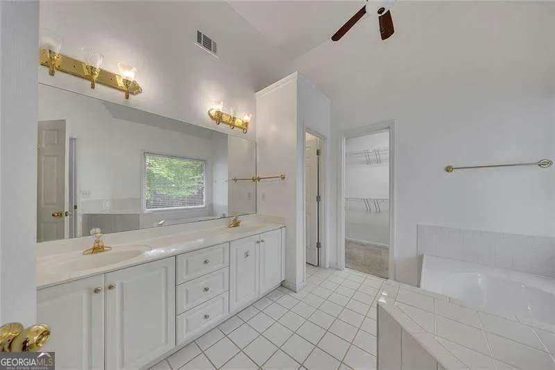 5009 Kendall STA NW Acworth, GA 30102