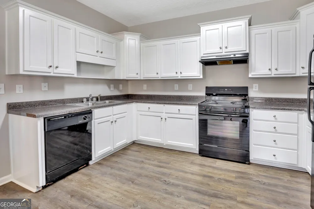 110 Colony Park Lane Locust Grove, GA 30248