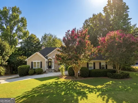 220 Youngs CIR