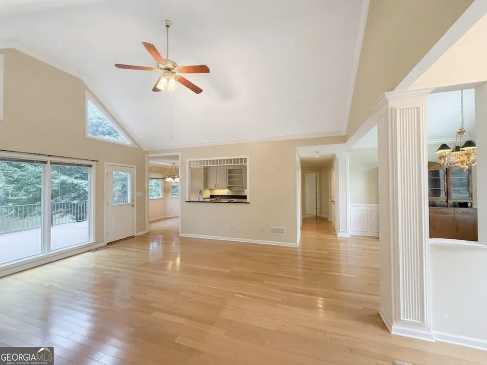 220 Youngs CIR Fayetteville, GA 30215