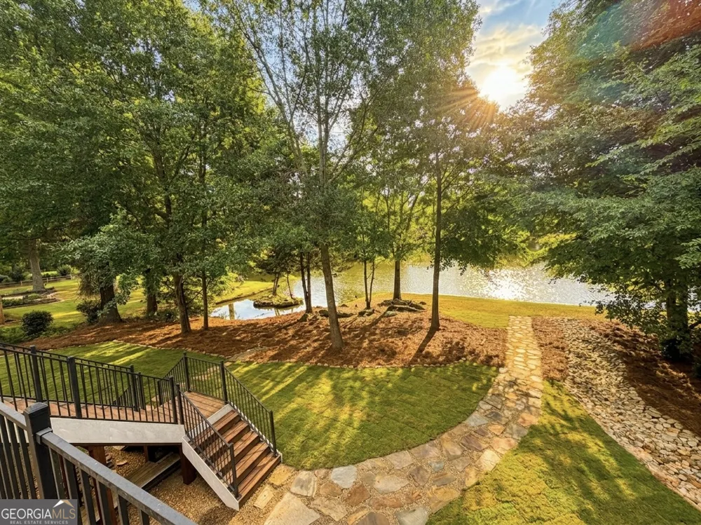 220 Youngs CIR Fayetteville, GA 30215
