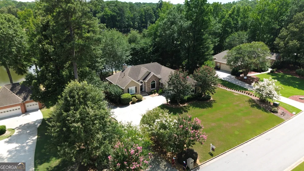 220 Youngs CIR Fayetteville, GA 30215