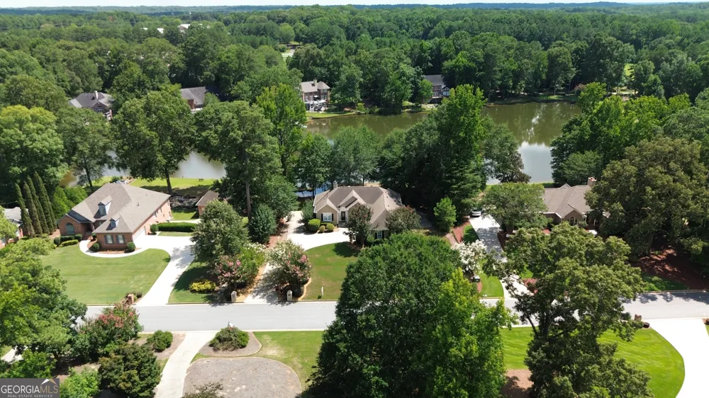 220 Youngs CIR Fayetteville, GA 30215