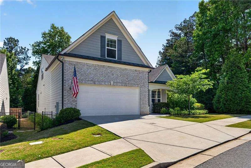 527 Margaret LN Woodstock, GA 30188